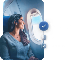 mujer viendo una venta de avión